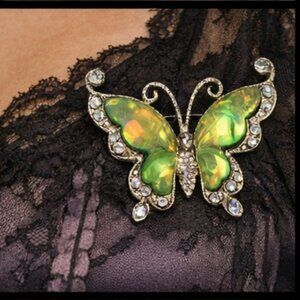 GORGEOUS Butterfly Brooch Pin Silvertone Mini Faceted Stones & Green Opalescent